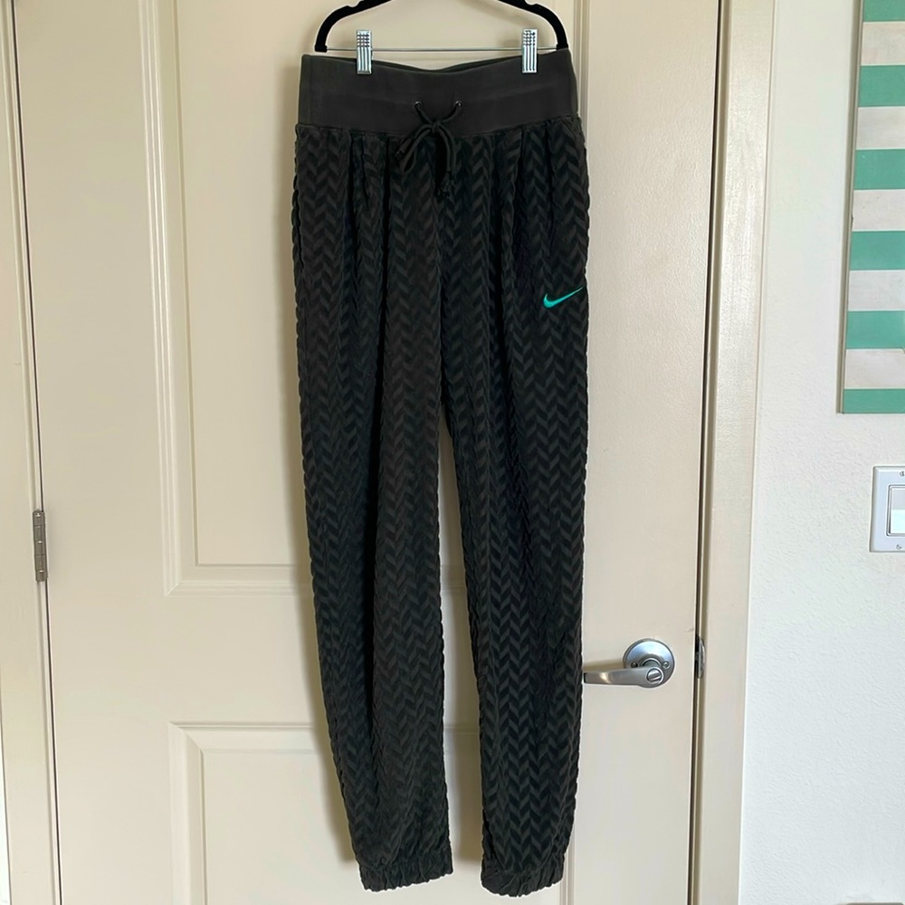 Nike Women's Sportswear Everyday Modern High Rise Joggers